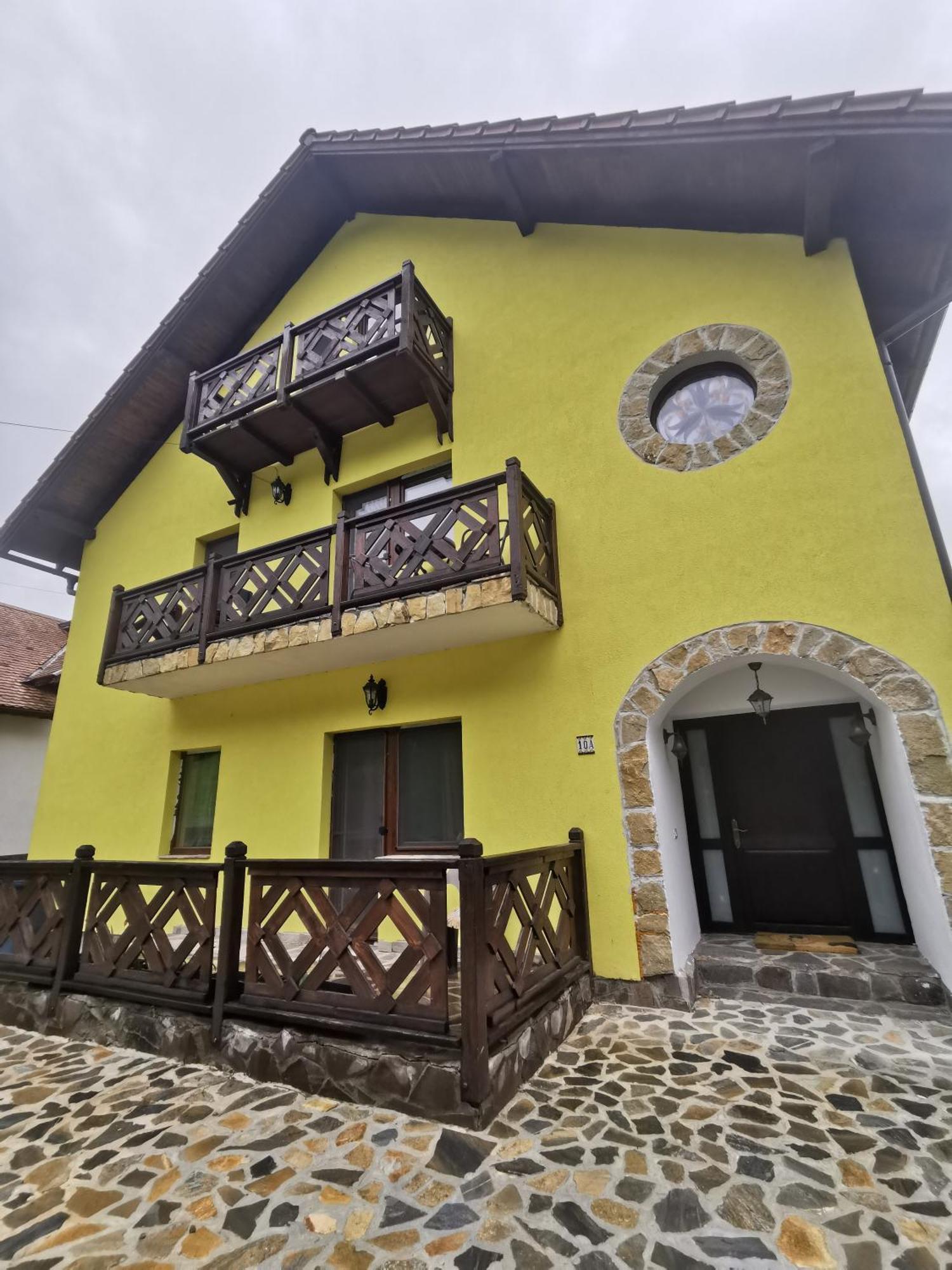 Yellow House ブラン エクステリア 写真