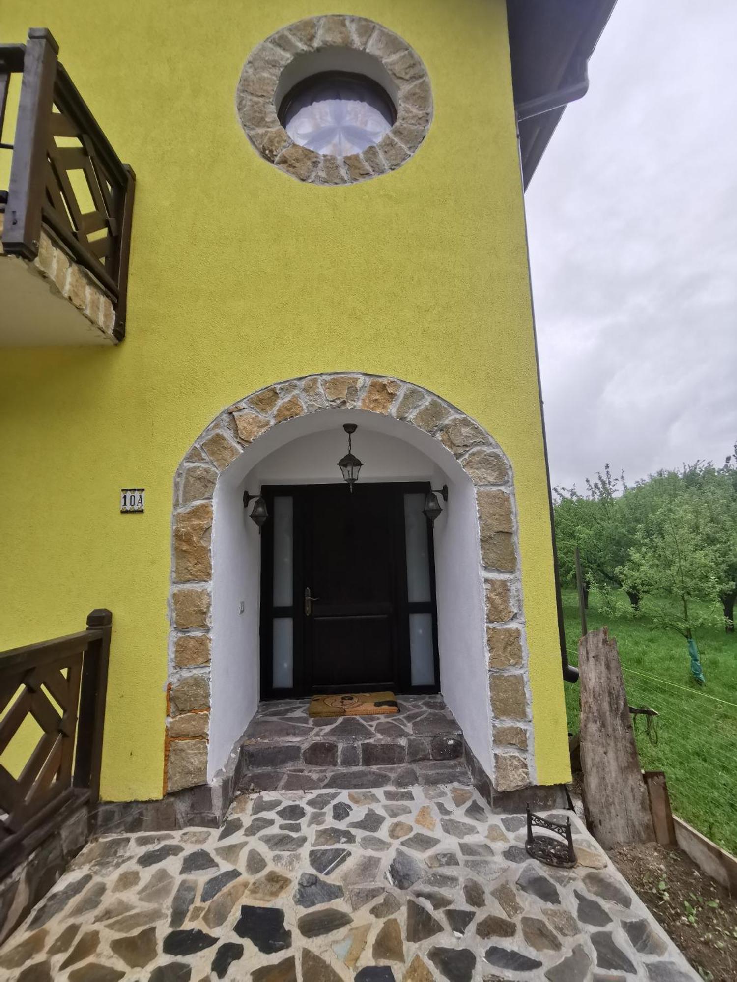 Yellow House ブラン エクステリア 写真